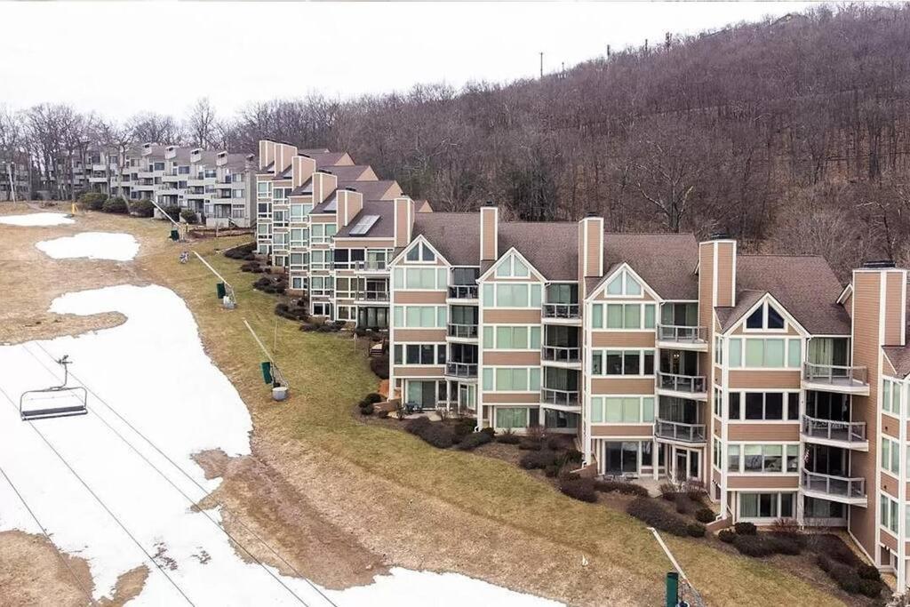 Diamond Adventure Slope Side With Foosball And Arcade At Wintergreen Resort Εξωτερικό φωτογραφία