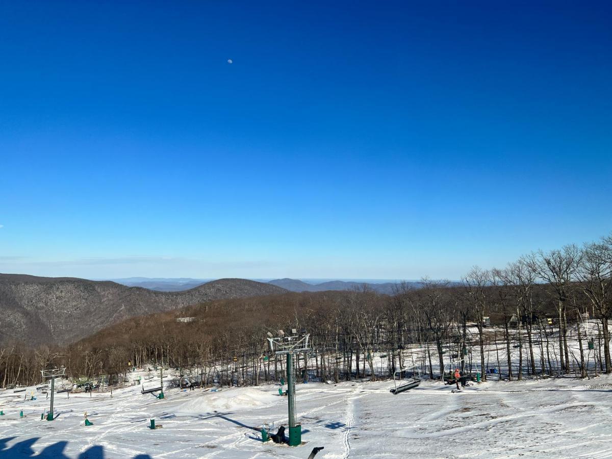 Diamond Adventure Slope Side With Foosball And Arcade At Wintergreen Resort Εξωτερικό φωτογραφία